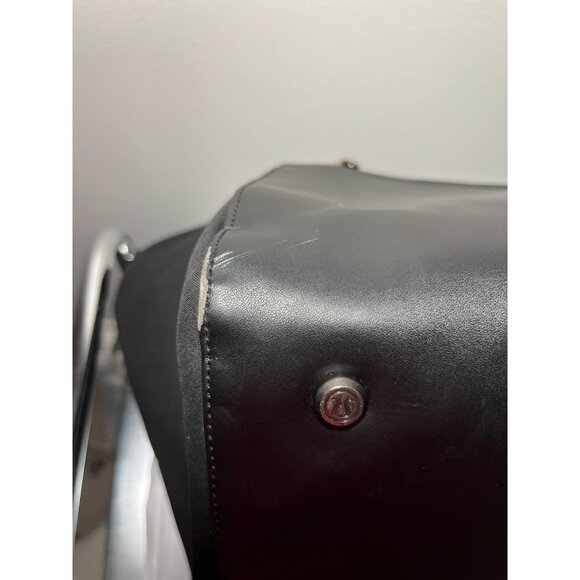 LULULEMON Vinyasa To Vino Black Leather Ex Large Gym Shoulder Bag - Picture 11 of 12